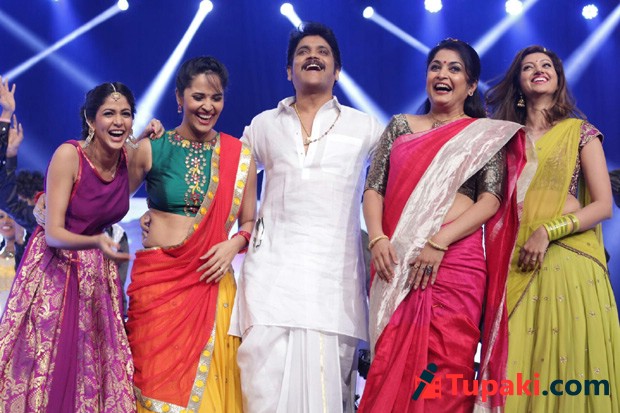 Nagarjuna Stage Performance At Soggade Chinni Nayana Audio Launch Photos